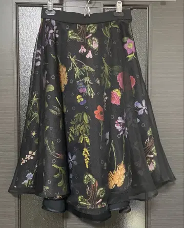 [ UNITED TOKYO ] 플레어 스커트