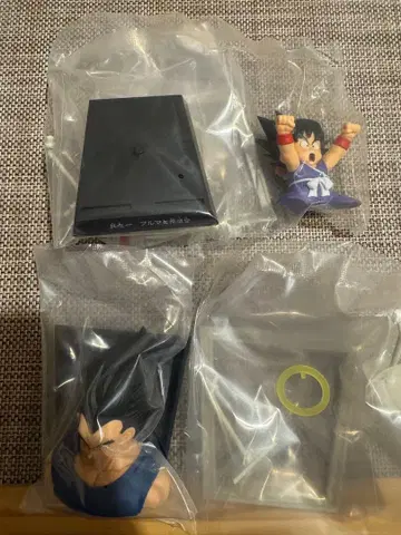 제일복권 DRAGON BALL 40th E상 만화 스트럭처 베지터 손오공