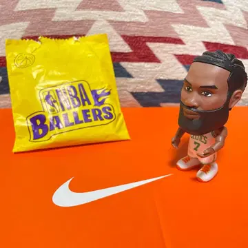 NBA BALLERS 제이렌 브라운 피규어 셀틱스