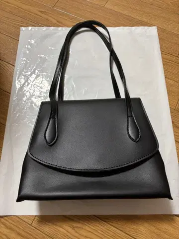 블랙 플랩식 숄더백