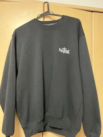 PHATRNK 블랙 맨투맨