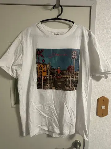 Chevon 프린트 T셔츠 화이트 L 사이즈