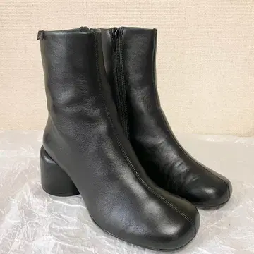 새상품급 CAMPER 캠퍼 NIKI 숏부츠 청키힐 36