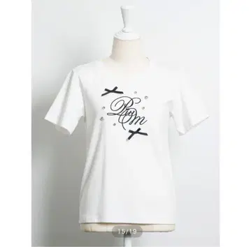 pium 리본 비쥬 로고 자수 T셔츠