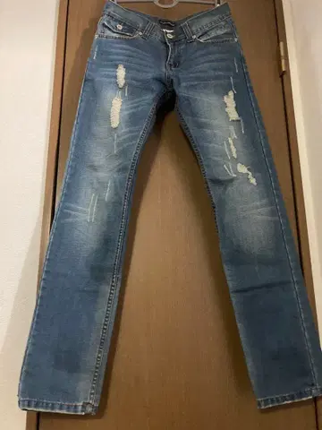 D&G 데미지 가공 슬림핏 데님