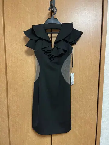 GLAMOROUS 프릴 블랙 드레스 S