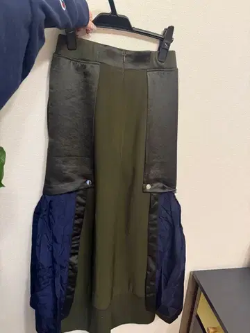 UN3D 플레어 스커트 올리브 그린 네이비