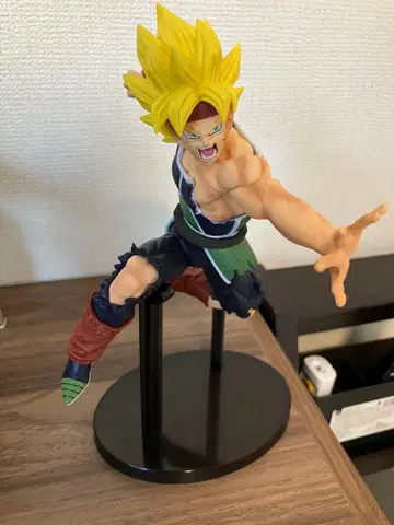 제일복권 드래곤볼 D상 초사이어인 버독 피규어