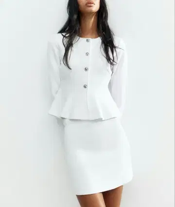 ZARA 페플럼 파인 니트 자켓 화이트 M 사이즈