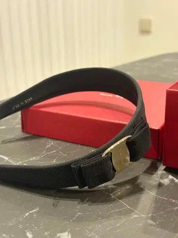 페라가모 Ferragamo 블랙 리본 머리띠 박스 포함