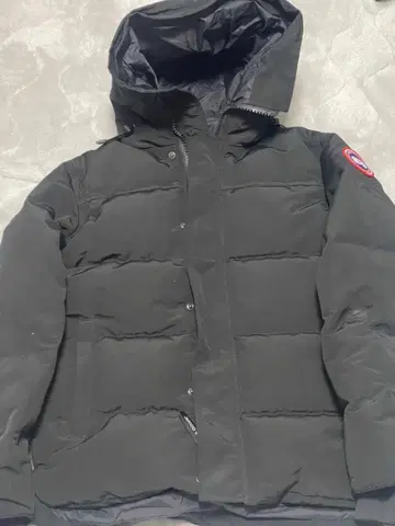 CANADA GOOSE 블랙 다운 자켓