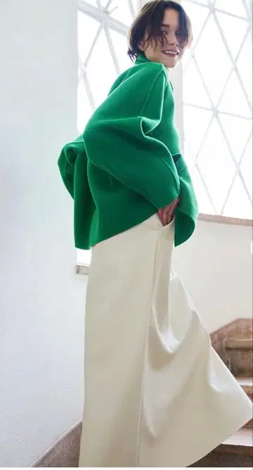 루니 lounie 엠보싱 플레어 스커트 새상품급