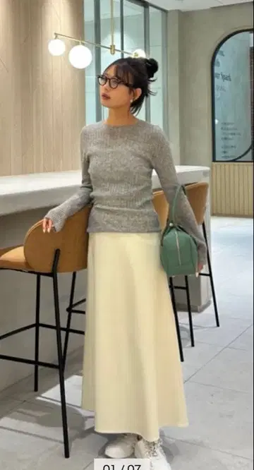 루니 lounie 엠보싱 플레어 스커트 새상품급