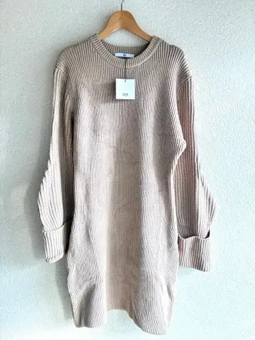 미사용 새상품 SLY 베이지 리브 니트 긴팔 1사이즈
