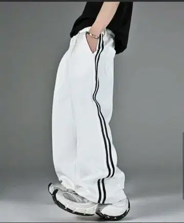 ADRER 라인 트랙 와이드 슬랙스