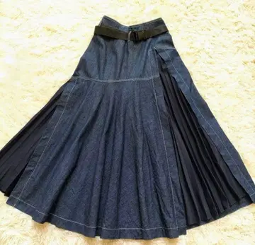 AULA AILA 플레어 스커트