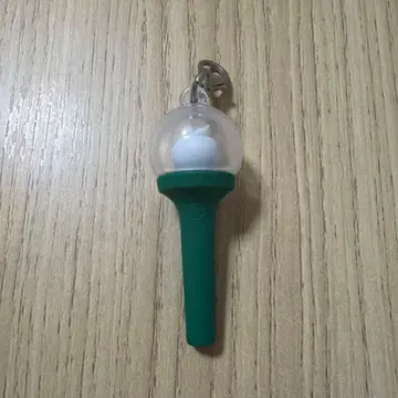 미세스 그린애플 응원봉 키링