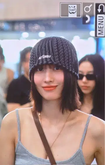 TWICE 모모 착용 ATI SSU 스트라이프 니트 모자 다크 그레이