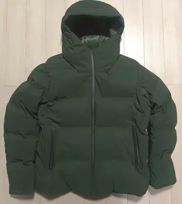[ 새상품급 ] 유니클로 심리스 다운 후드티 자켓 XL 그린