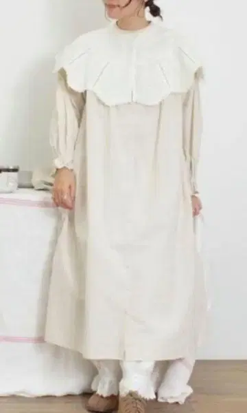 사만사 모스모스 레이스 케이프 부착 원피스