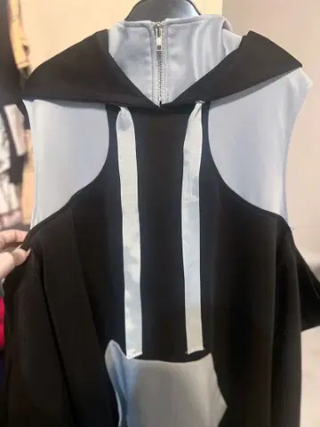 ililil  스카이블루 후드티