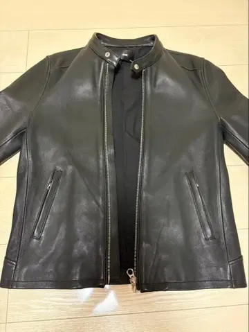 HARE 블랙 가죽 싱글 라이더