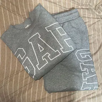 GAP 셋업 맨투맨 상하의 세트