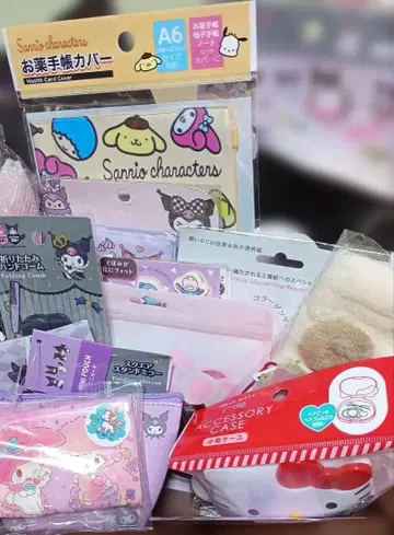 1 산리오 캐릭터 문구, 잡화 화장품 등 귀여운 잡화 묶음 판매 세트