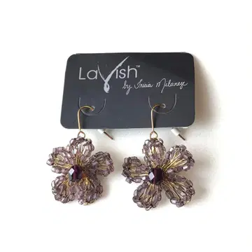 정가 12,000 Lavish 라비쉬 비즈 플라워 귀걸이 브라질산