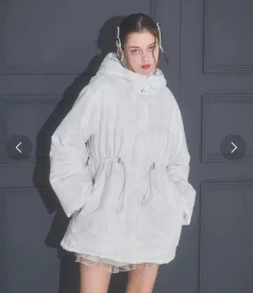 Lovilyn 자카드 미들 기장 에코 다운 자켓