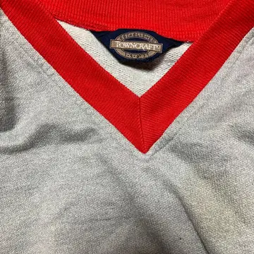 타운크라프트 오버 사이즈 그레이/빨간색 V넥 트레이닝복