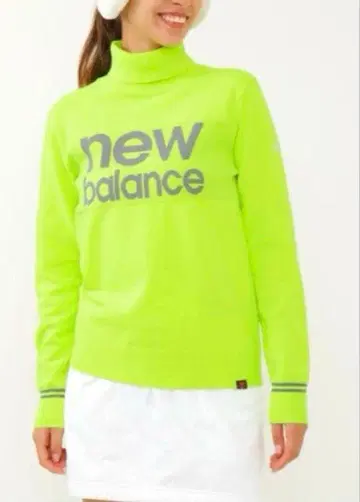 new balance 터틀넥 스웨터 M 사이즈