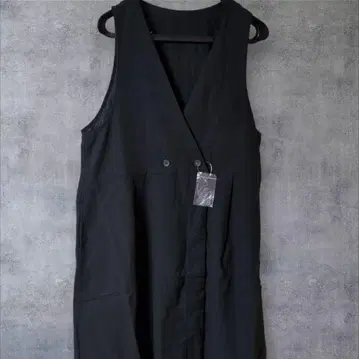 [ 미사용 새상품 ] 블루위로 슬리브리스 블랙 원피스 얇은 소재