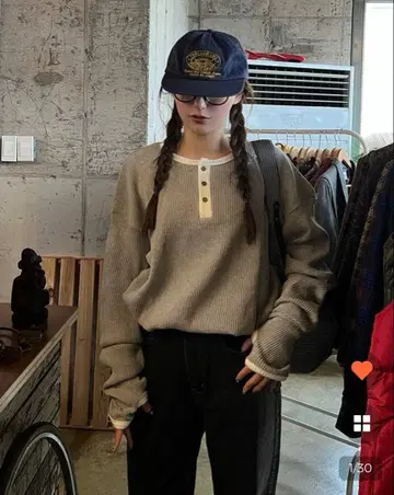 nugu 파이핑 바이컬러 핑거홀 버튼T셔츠