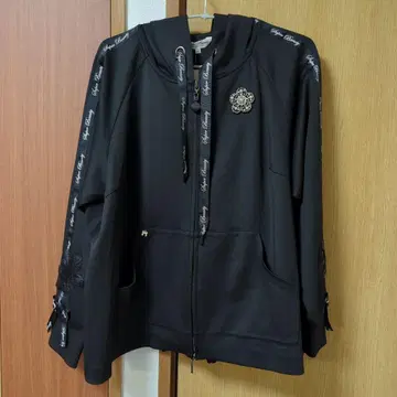 슈퍼 뷰티 44 사이즈 플라워 브로치 포함 블랙 후드티