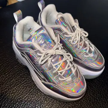 FILA 메탈릭 스니커즈
