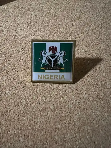 오사카 만박 나이지리아 핀 배지