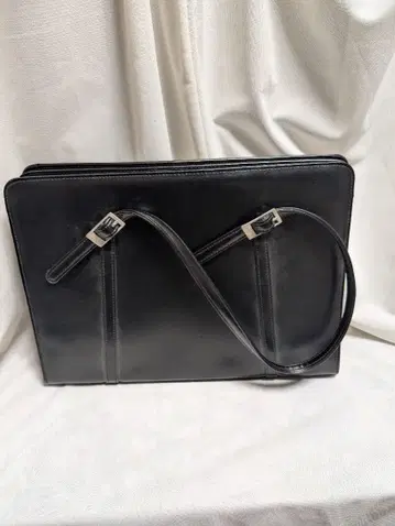 블랙 가죽 비즈니스 백