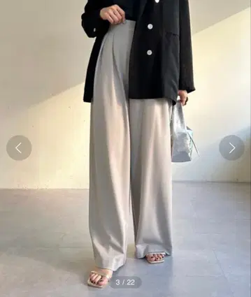 시착만 한 새상품 SHENERY 턱 와이드 팬츠 라이트 그레이 38