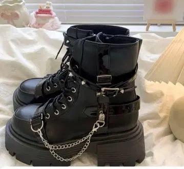25cm 블랙 통굽 레이스업 부츠 체인 포함 y2k 미사용 새상품