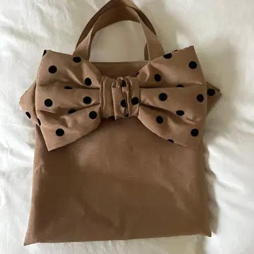 베이지 도트 리본 토트백