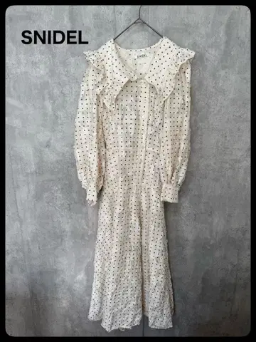 스나이델 프릴 장식 도트 무늬 긴팔 셔츠 원피스