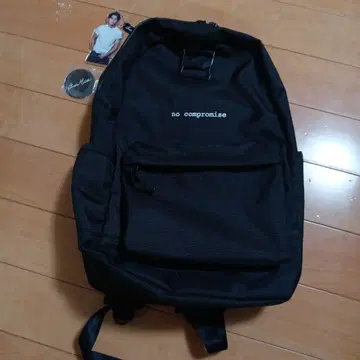 마에다 고든 NEWERA 블랙 백팩 no compromise 덤