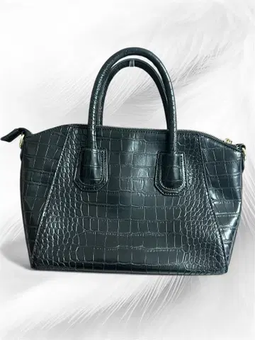 블랙 악어 엠보싱 핸드백