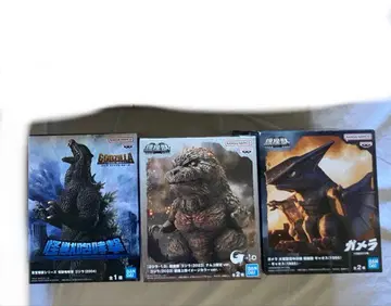 괴수 프라이즈 피규어