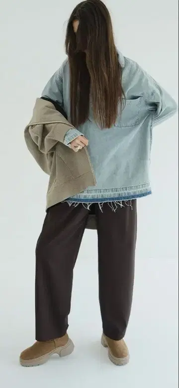 BASIC TUCK PANTS 브라운