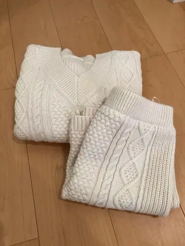 지유 셋업 니트업 케이블 미니 스커트 니트 스웨터