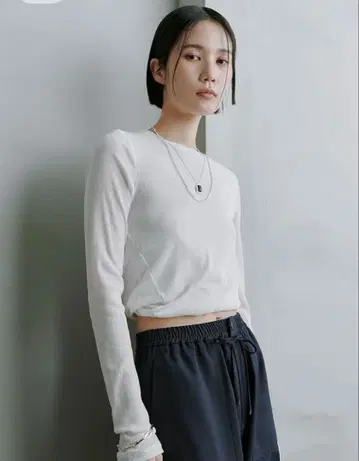 트위스트 긴팔 상의