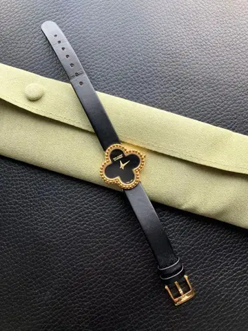 여성용 손목시계 클로버형