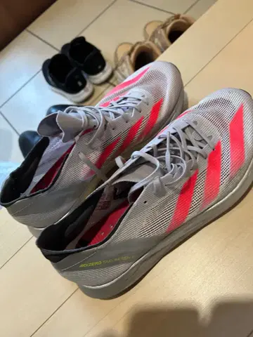 adizero 타쿠미센 10 러닝화 그레이/핑크